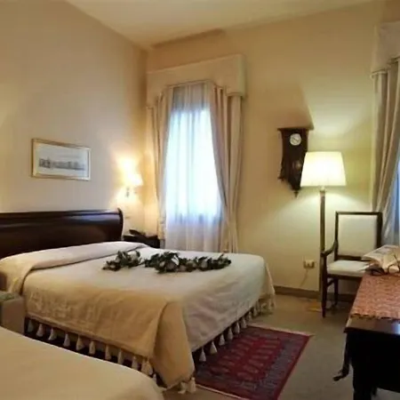 克丽斯皮别墅酒店 *